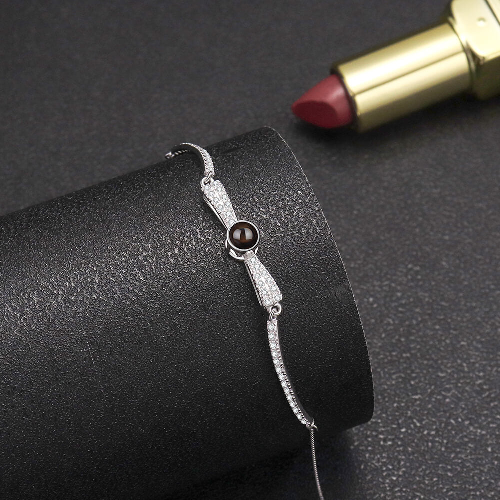 B637 | Bracelets with Pictures in Them