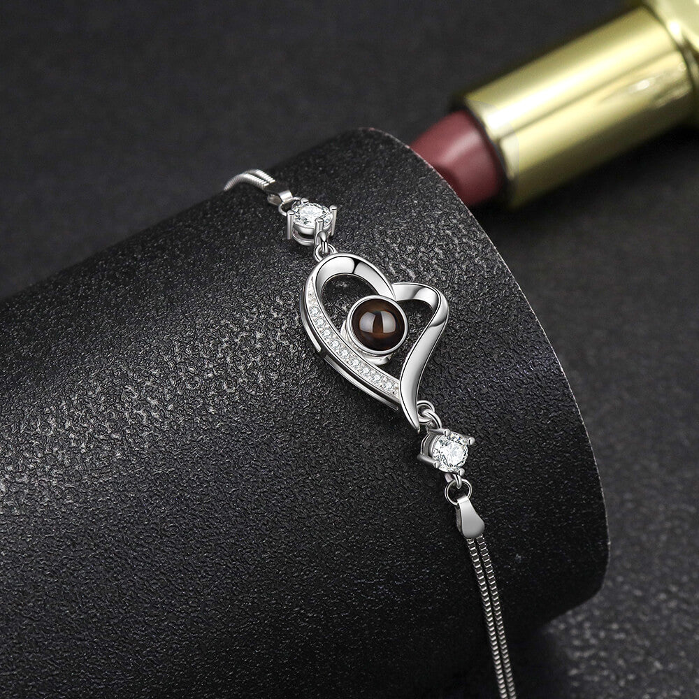 B489 | Bracelet Picture Inside