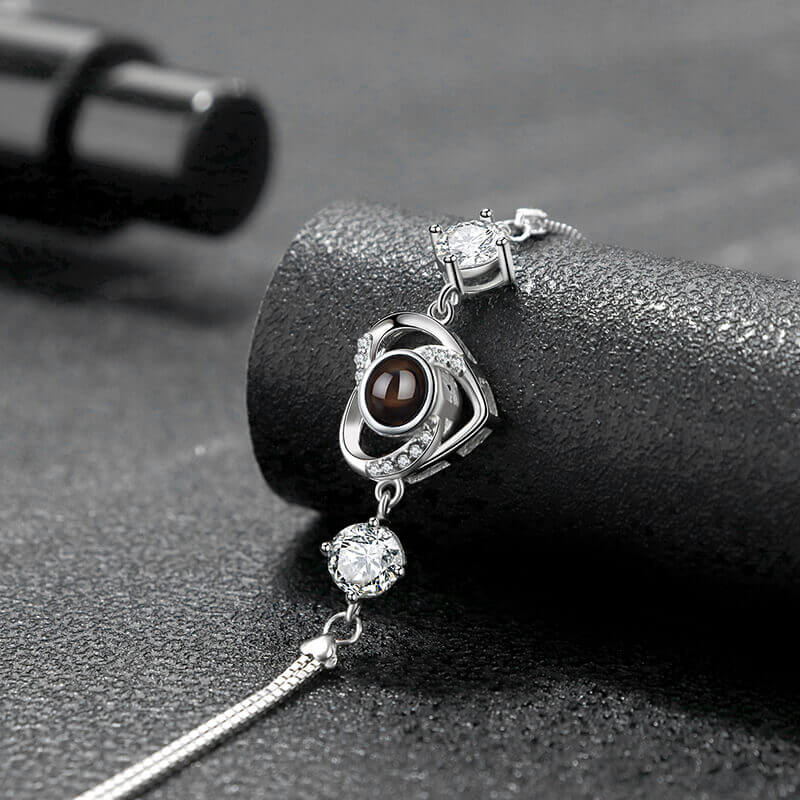 B81 | Bracelet with Picture Inside