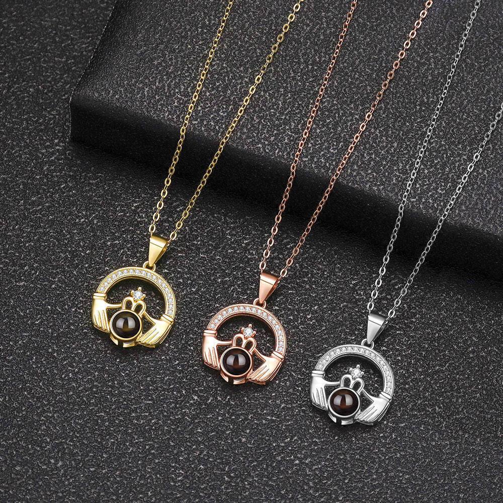 N582 | Circle Picture Necklace