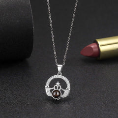 N582 | Circle Picture Necklace